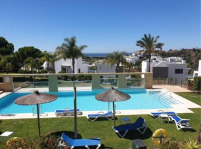 ApartmentSleeps4-GolfClub-FreeParking-Bbq-Pool-Ac